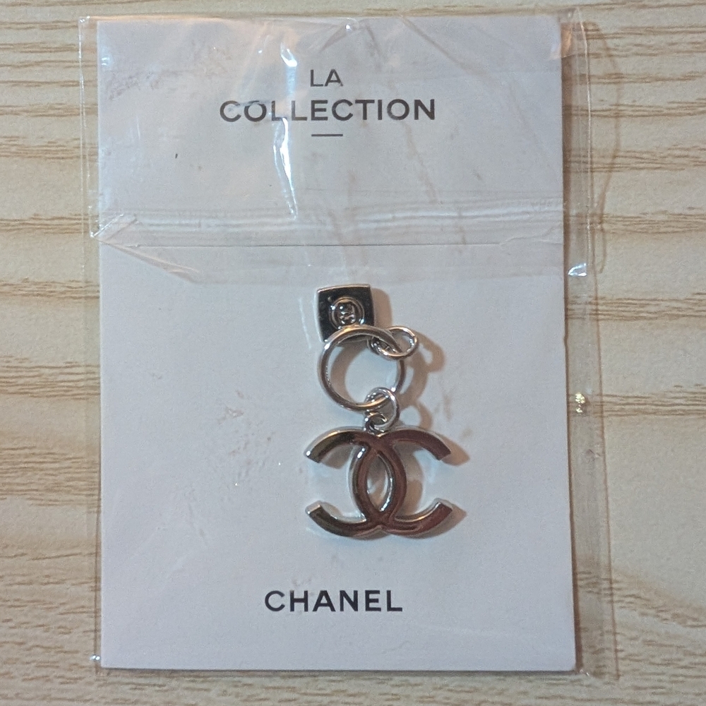 Chanel Beaute GWP Silver Keychain